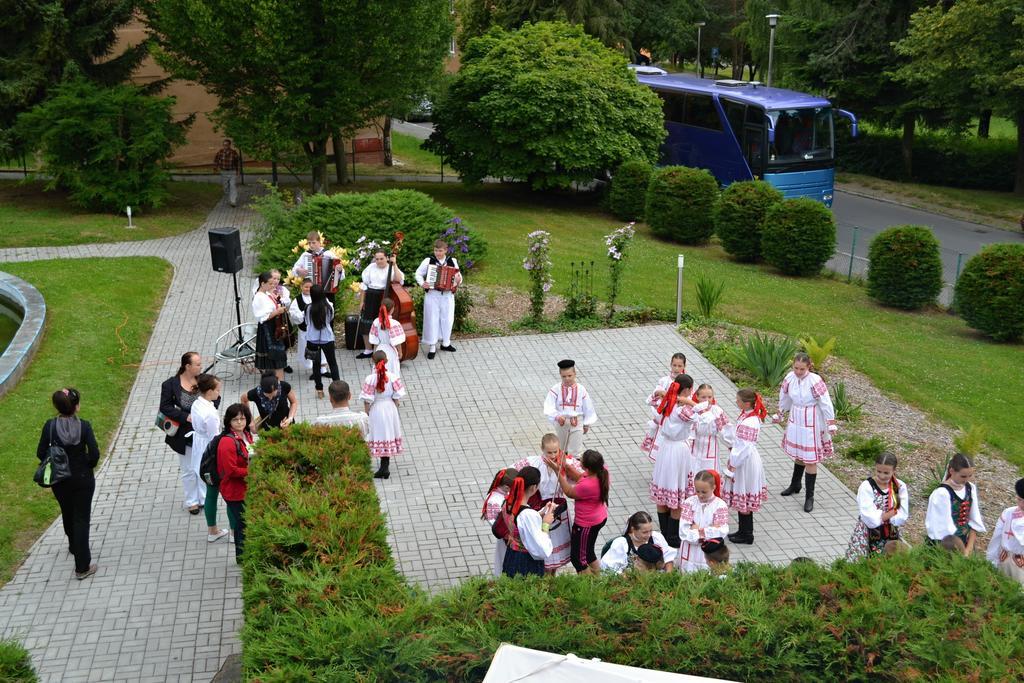 Hotel Rozvoj Klatovy Exterior foto